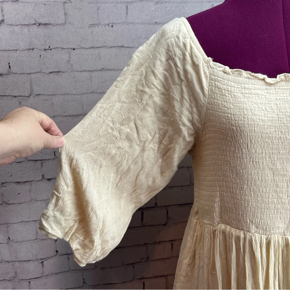 Leia and Co size large cream colored tiered midi dress